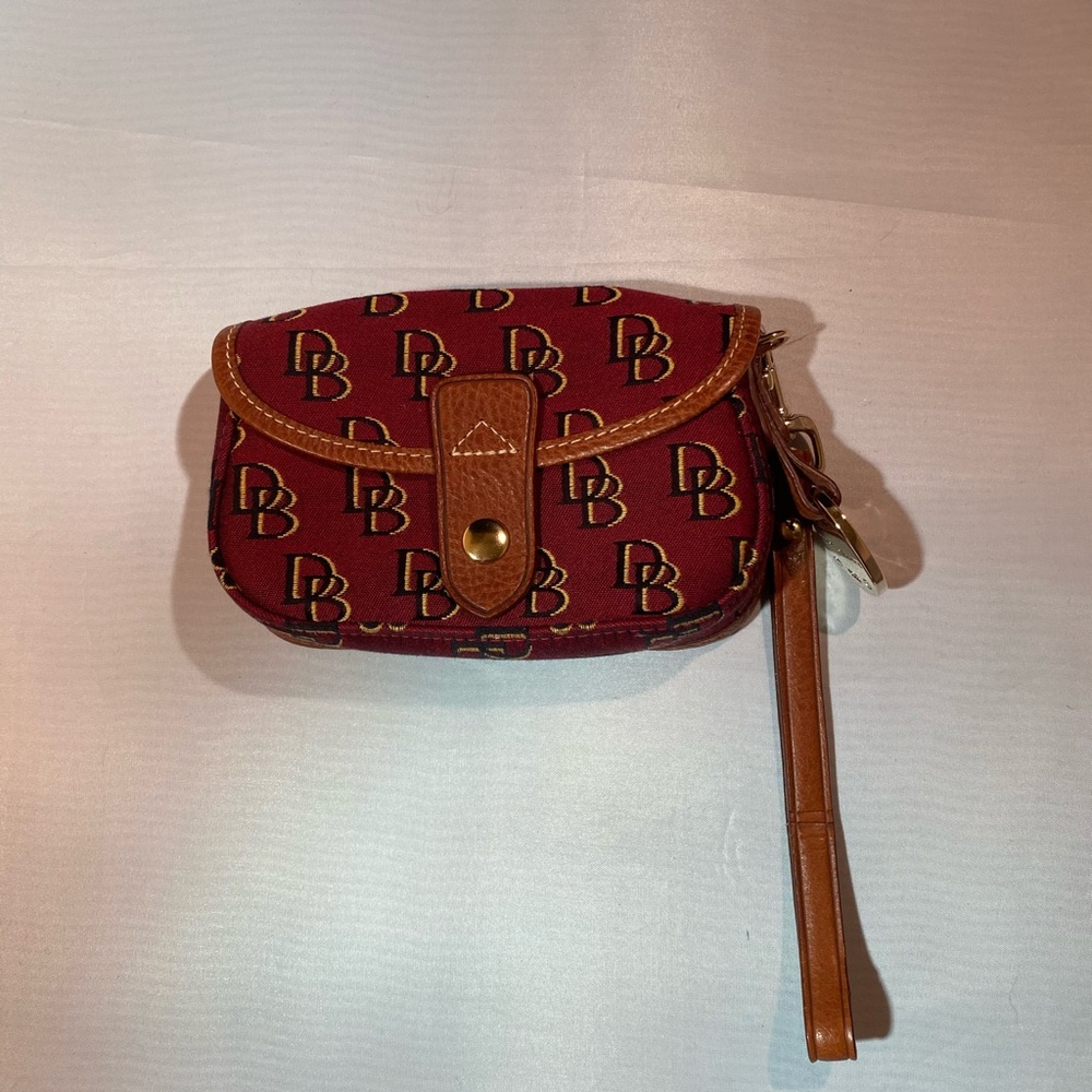 Dooney & Bourke wristlet